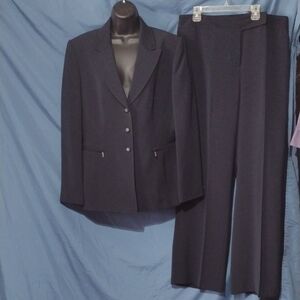 Tahari Navy Blue Fully Lined Pants Suit Size 14 Absolutely Beautiful Fabric